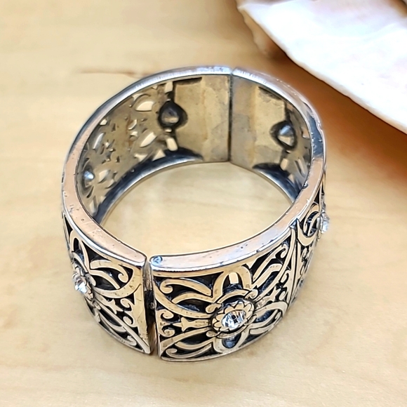 Brighton "BELMONTE" Hinged Floral Paneled Bangle with Swarovski Crystal Centers! - Picture 6 of 12
